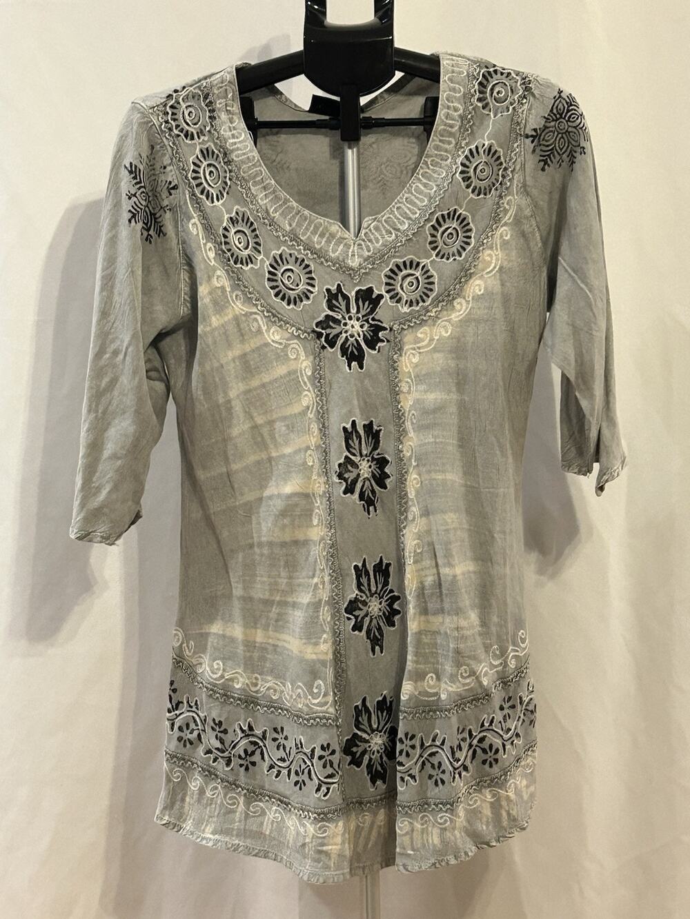 NWT S.R. Fashions Gray Women's Tunic (see measurements)
